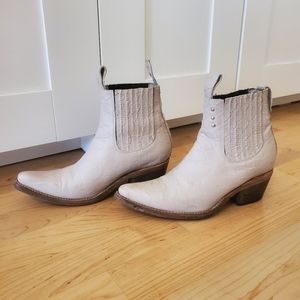 COLOR CHANGING Freebird Booties
